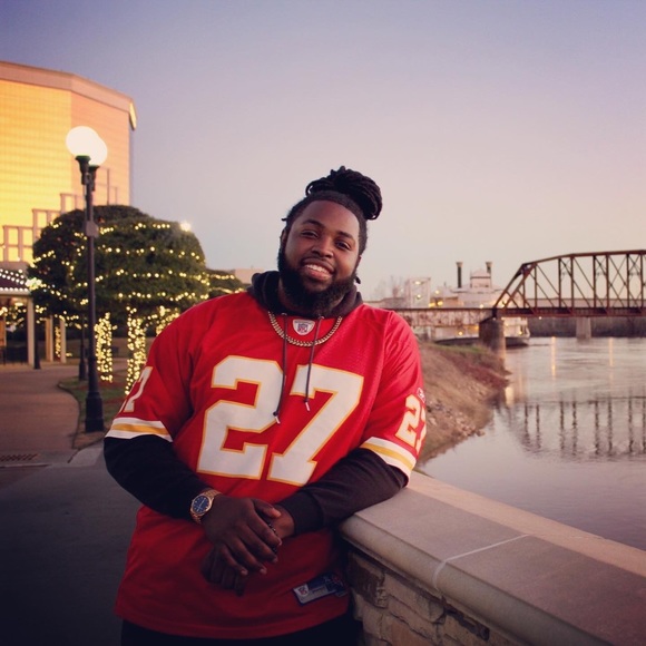 Meet your Posher, Dorian - Picture 2 of 3